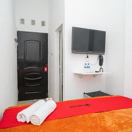 Reddoorz @ Aralia Harapan Indah Hotell Pulokendal Exteriör bild