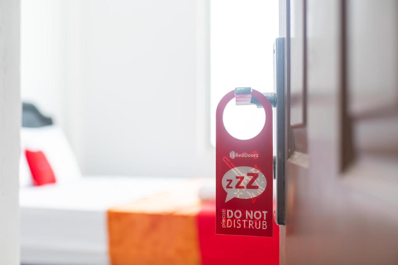 Reddoorz @ Aralia Harapan Indah Hotell Pulokendal Exteriör bild