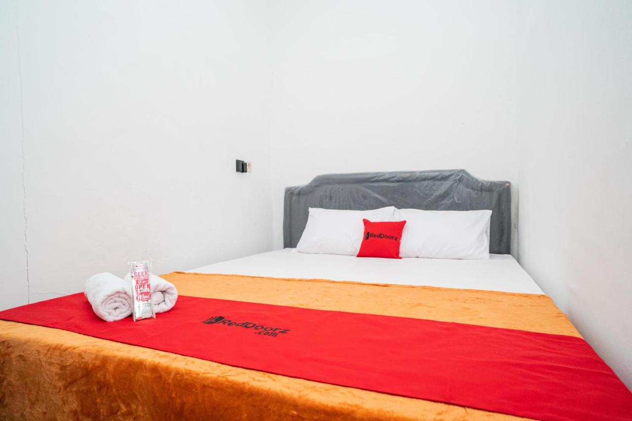 Reddoorz @ Aralia Harapan Indah Hotell Pulokendal Exteriör bild