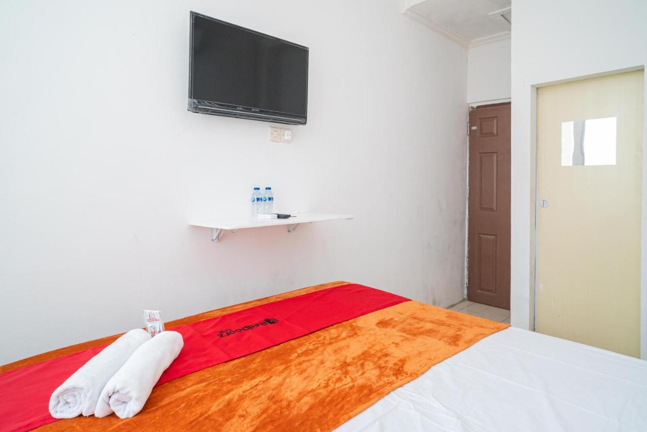 Reddoorz @ Aralia Harapan Indah Hotell Pulokendal Exteriör bild
