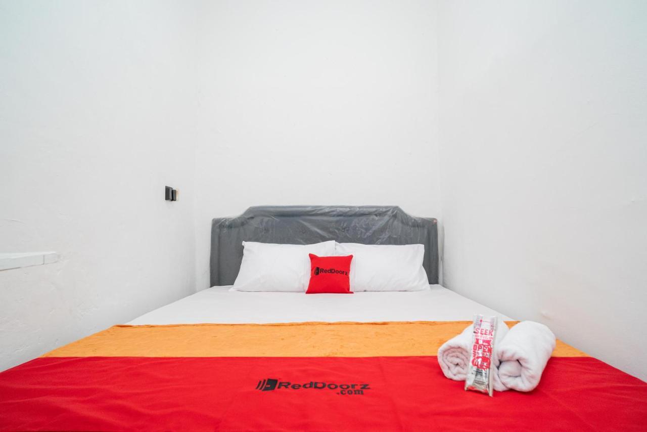 Reddoorz @ Aralia Harapan Indah Hotell Pulokendal Exteriör bild