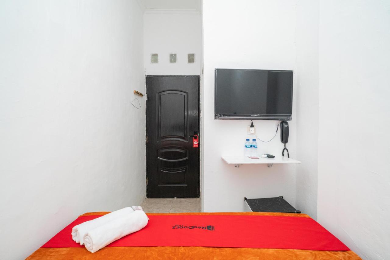 Reddoorz @ Aralia Harapan Indah Hotell Pulokendal Exteriör bild