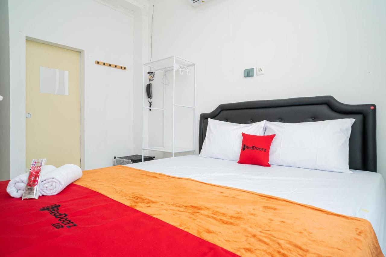 Reddoorz @ Aralia Harapan Indah Hotell Pulokendal Exteriör bild
