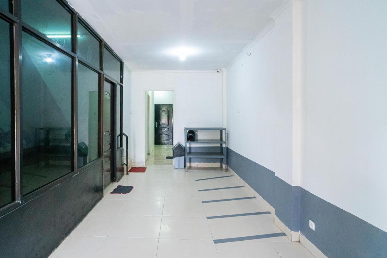 Reddoorz @ Aralia Harapan Indah Hotell Pulokendal Exteriör bild